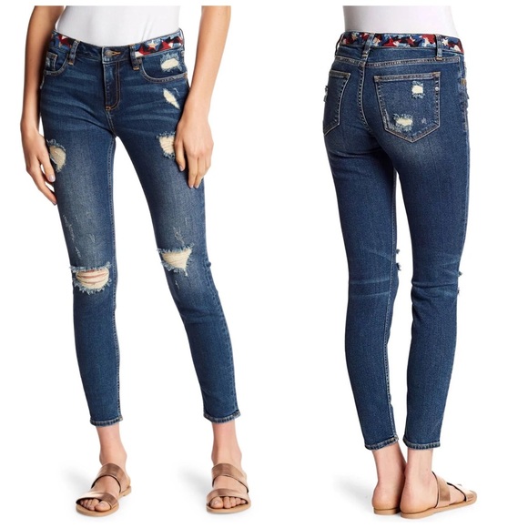 Miss Me Embroidered Waist Distressed Ripped Skinny Jeans at Hautelook Size 29 - Picture 1 of 17